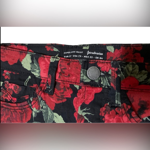 Rose Print Jeans - Picture 4 of 5